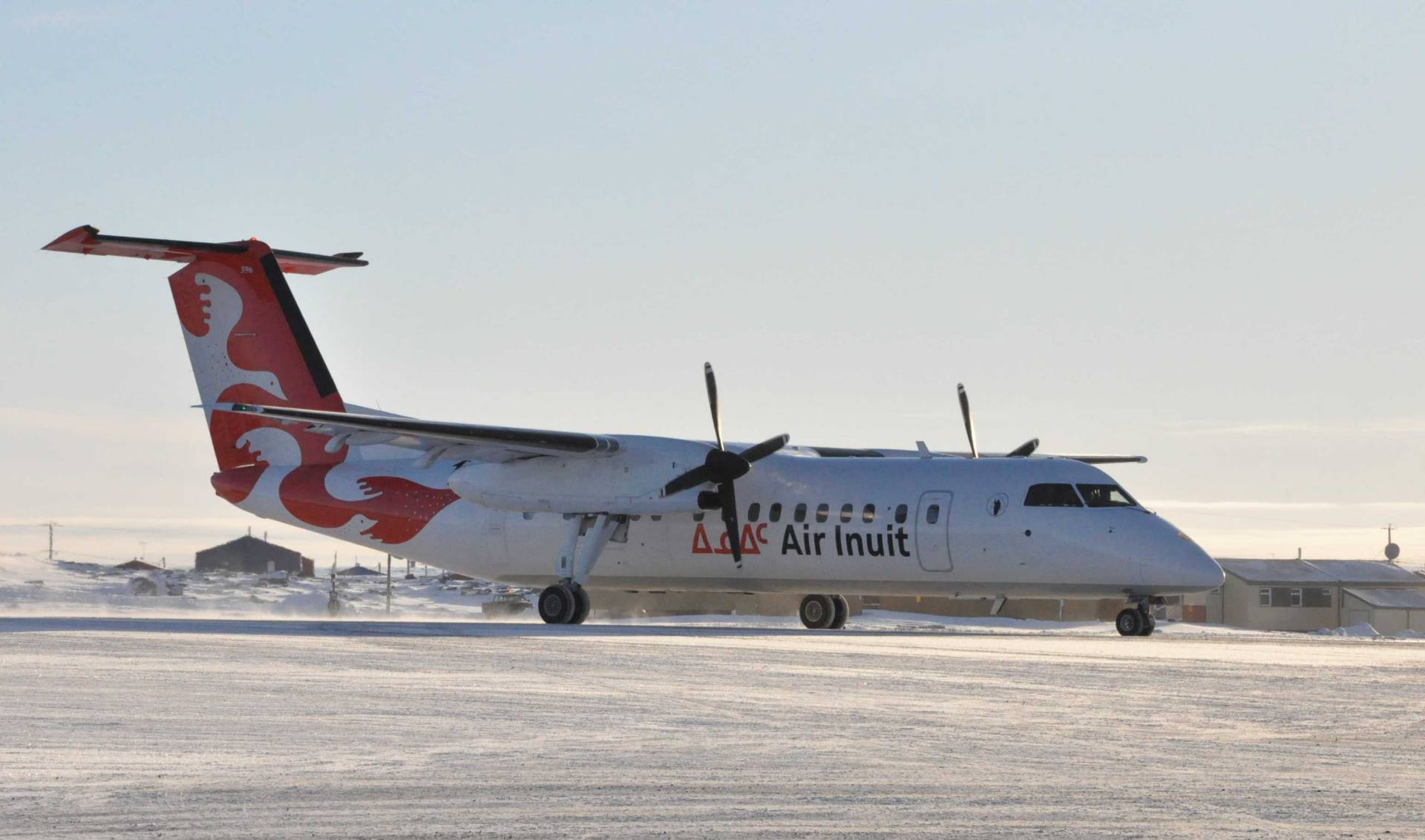 Air Inuit plane